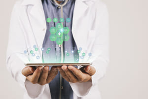 Coaching Virtual Hipertensión para Adultos Mayores: Control Inteligente y Personalizado